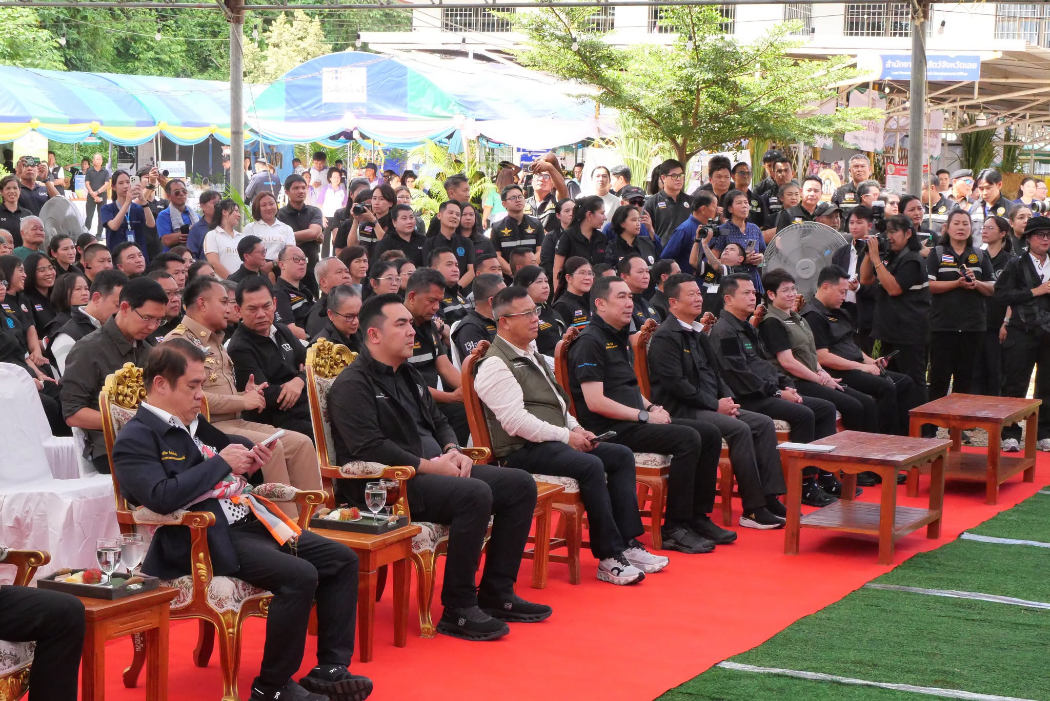 title - รมว.กษ. นำทีมลงพื้นที่ตรวจราชการ พร้อมมอบโฉนดเพื่อการเกษตร ส.ป.ก.เลย กว่า 6 พันไร่